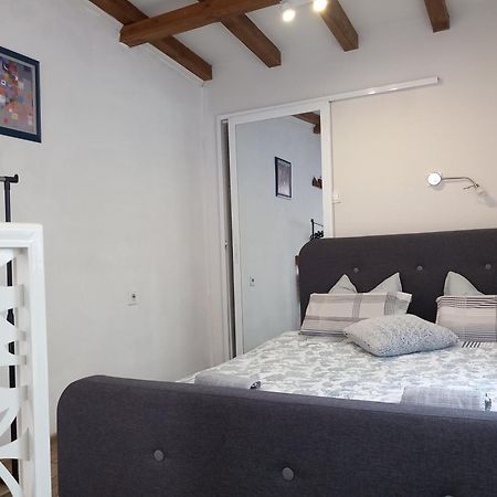 Apartamento Charming Studio In The City Center Plovdiv Exterior foto