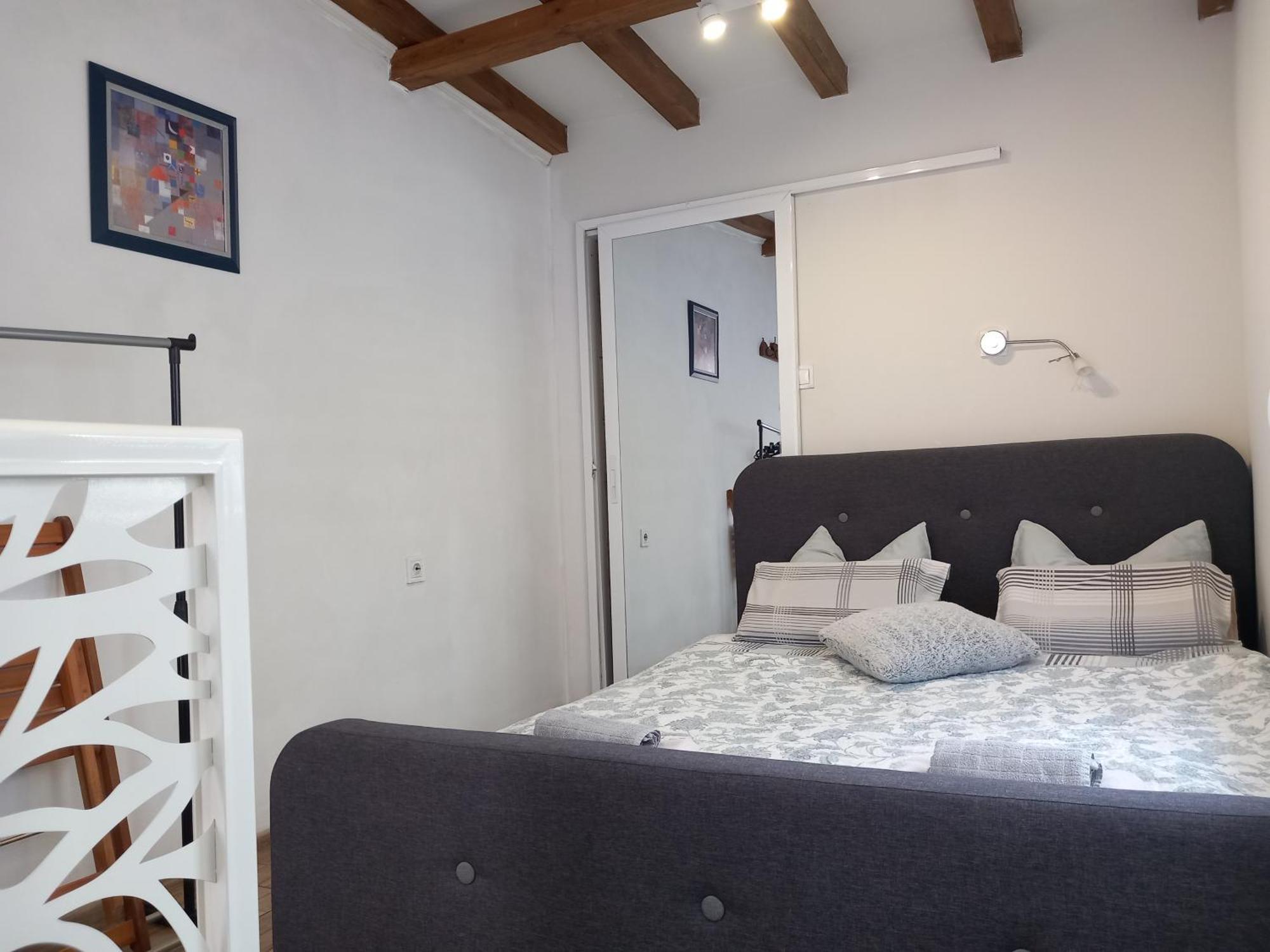 Apartamento Charming Studio In The City Center Plovdiv Exterior foto