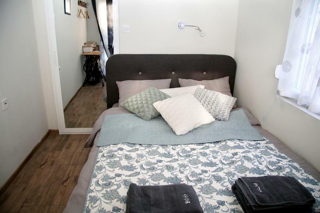 Apartamento Charming Studio In The City Center Plovdiv Exterior foto